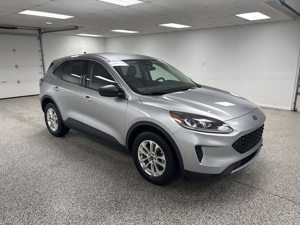 Used 2022 Ford Escape SE image 2