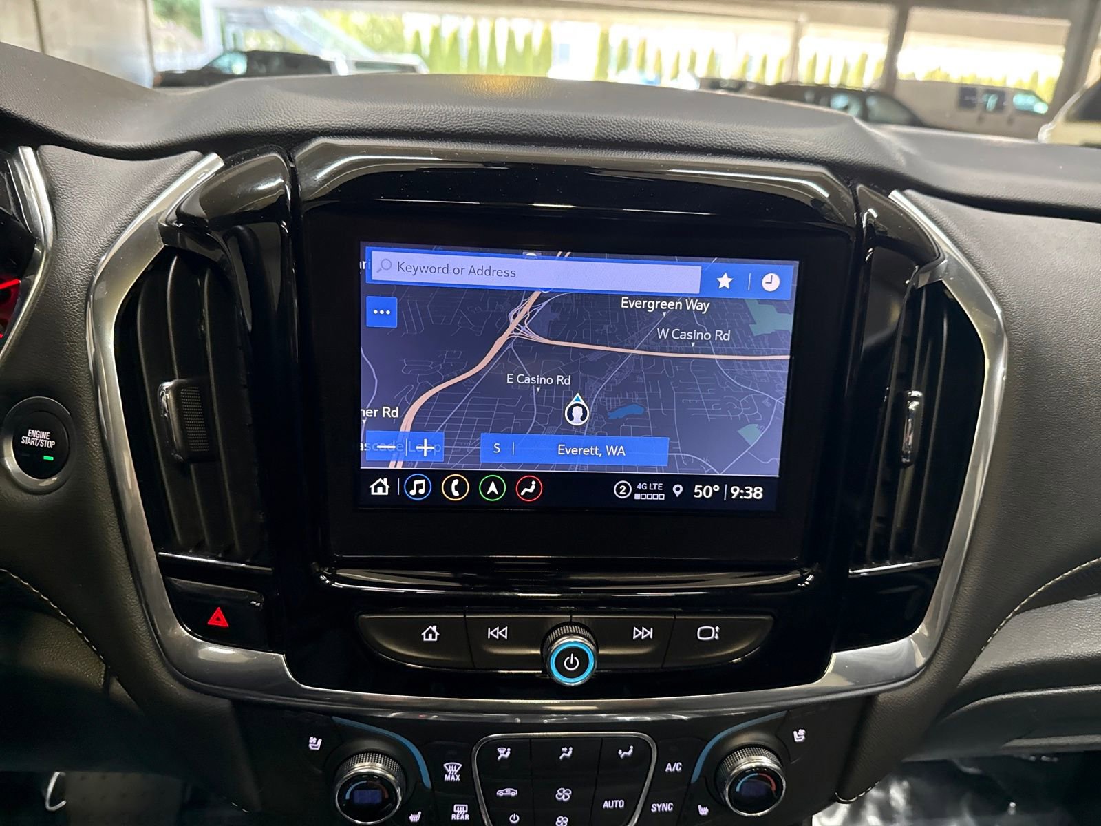 Used 2023 Chevrolet Traverse Premier image 21