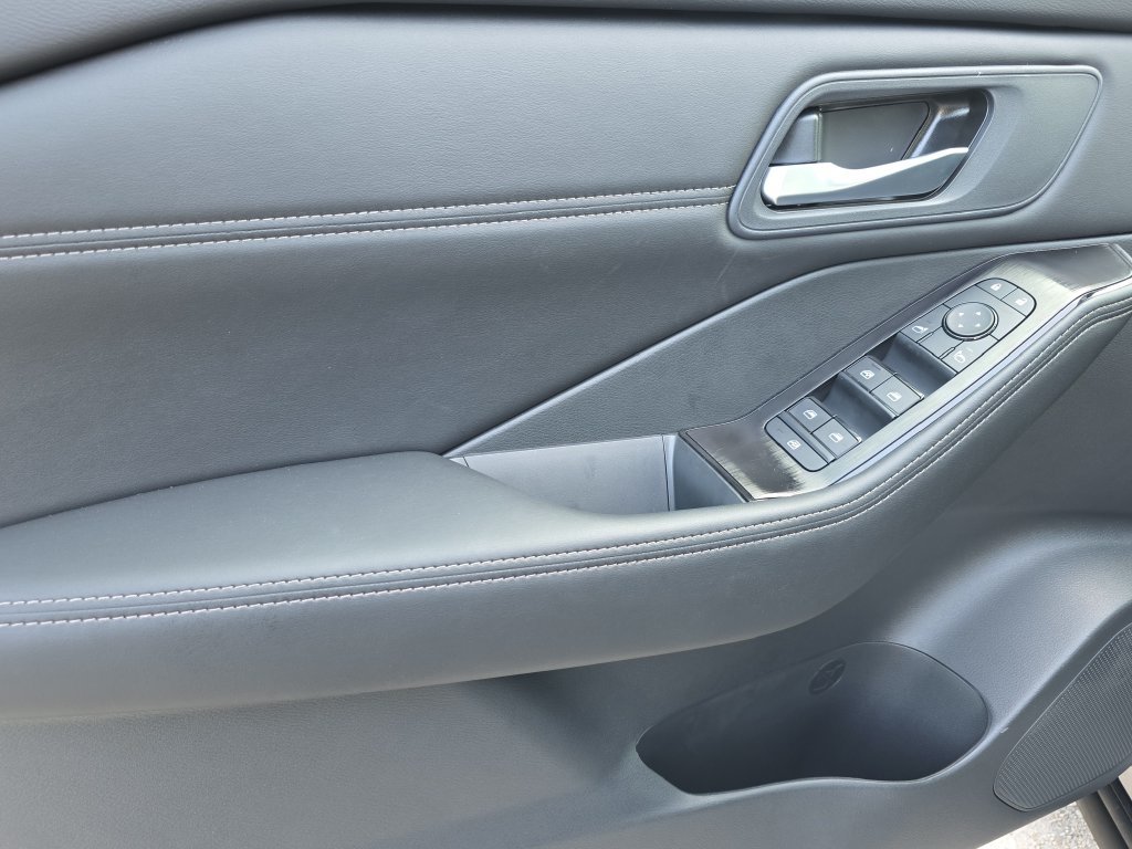 New 2026 Nissan Rogue Dark Armor FWD image 21