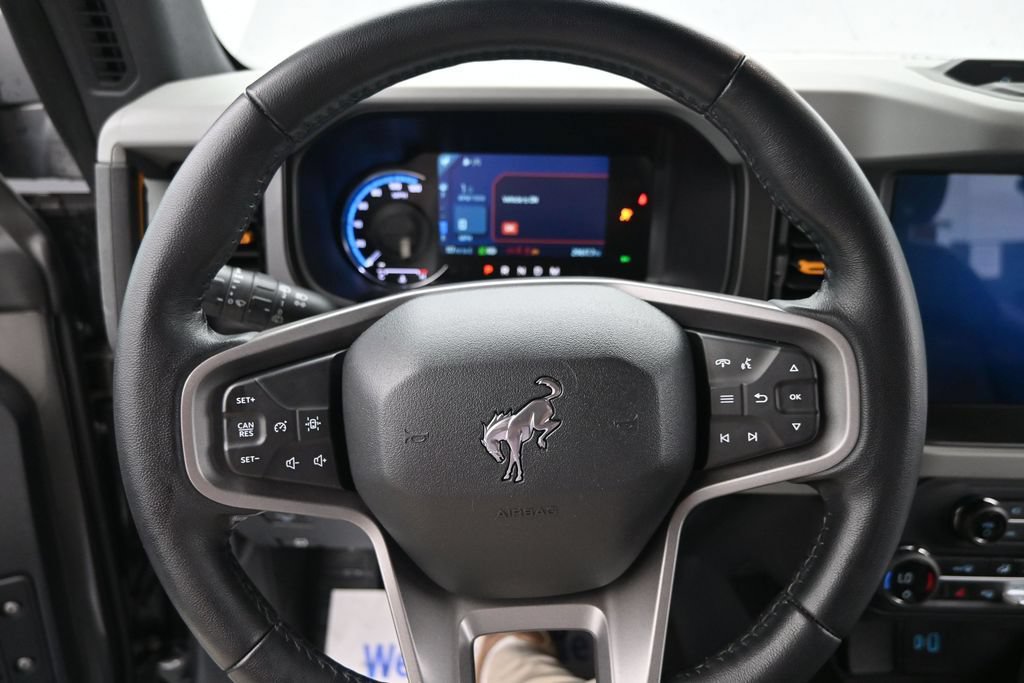 Used 2023 Ford Bronco Badlands w/ Sasquatch Package AWD/4WD image 11
