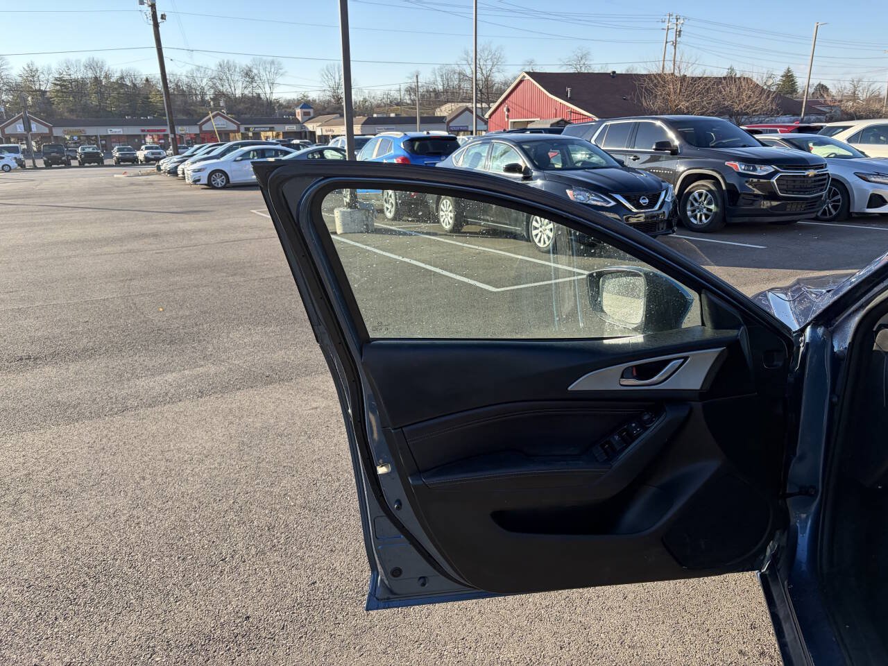 Used 2017 MAZDA MAZDA3 Touring FWD image 12