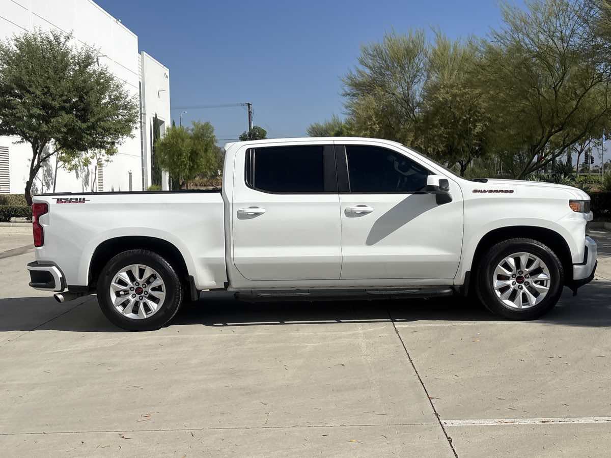 Used 2020 Chevrolet Silverado 1500 Custom w/ Custom Value Package RWD image 2