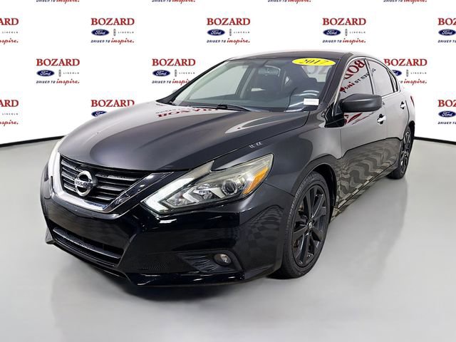 Used 2017 Nissan Altima 2.5 SR w/ Midnight Edition Package FWD image 4