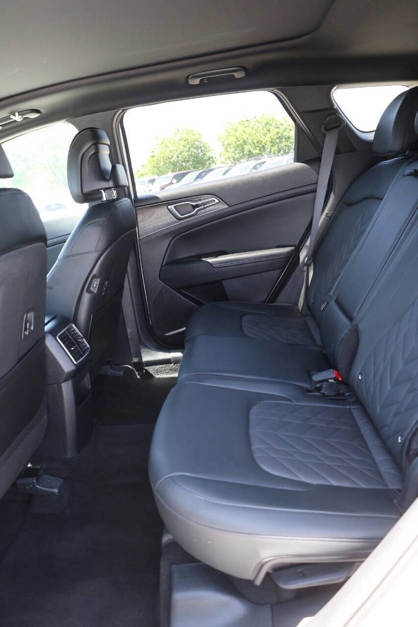 Used 2025 Kia Sportage X-Line w/ Premium Package AWD/4WD image 17