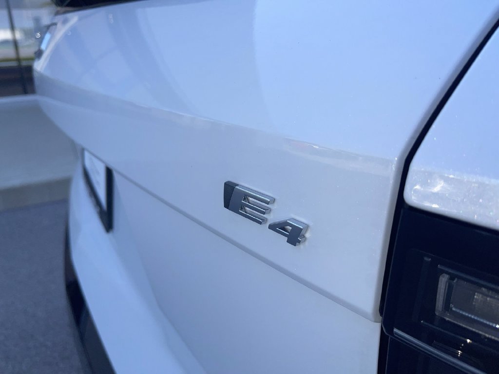New 2027 Cadillac Optiq Luxury w/ LPO, Floor Liner Package AWD/4WD image 13