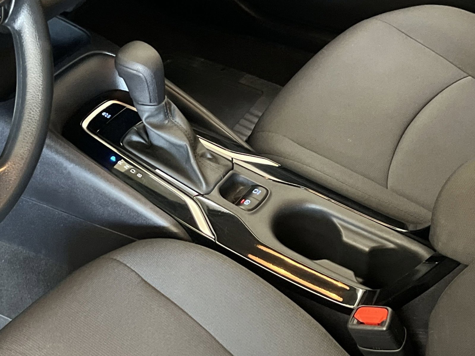 Used 2022 Toyota Corolla LE FWD image 37