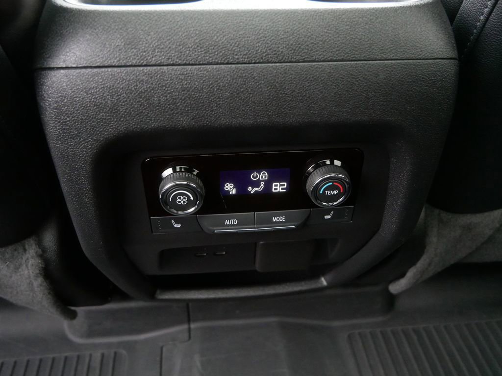 Certified 2024 Chevrolet Traverse RS w/ LPO, Floor Liner Package image 21