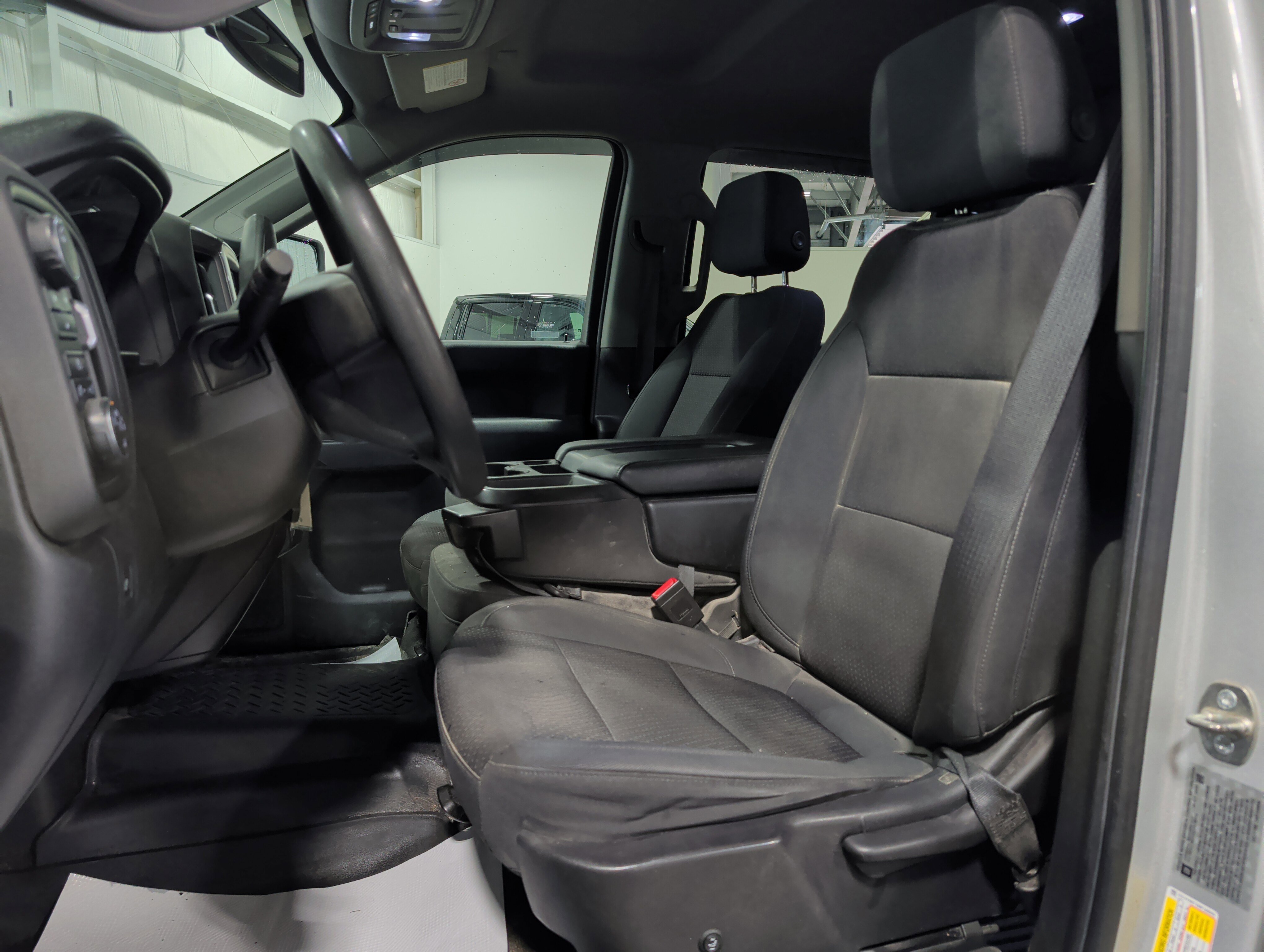 Used 2021 Chevrolet Silverado 2500 Custom w/ Custom Value Package image 8