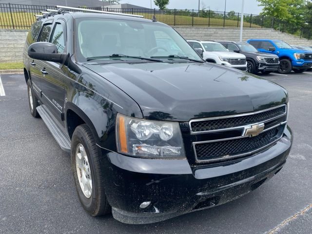 Used 2011 Chevrolet Suburban LT RWD image 8