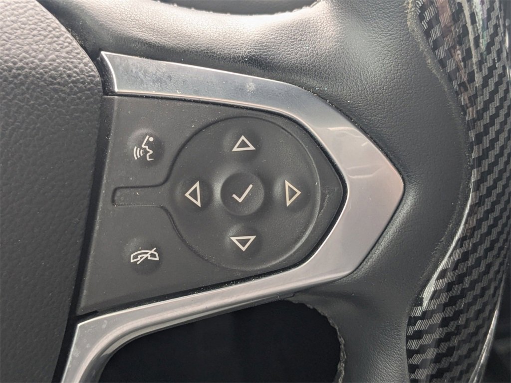 Used 2023 Chevrolet Traverse RS image 30