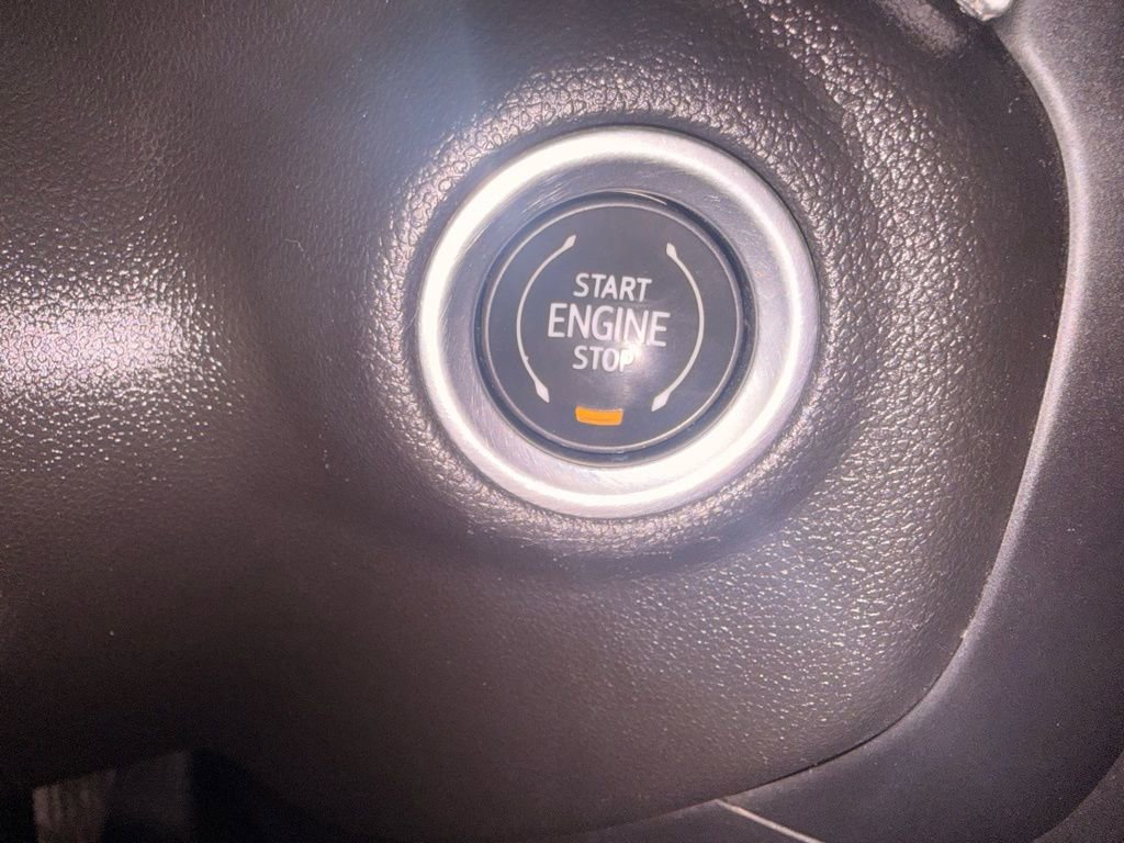 Used 2023 GMC Sierra 3500 SLE image 13