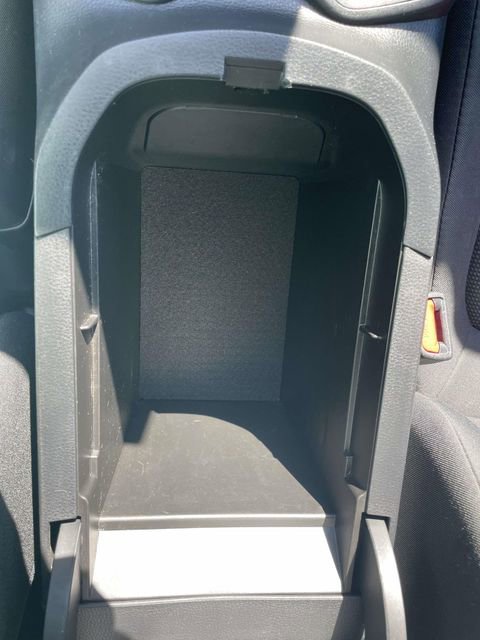 Used 2020 Toyota RAV4 LE FWD image 39