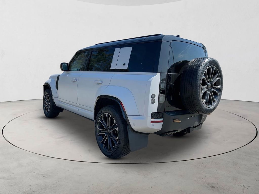 New 2026 Land Rover Defender 110 AWD/4WD image 3