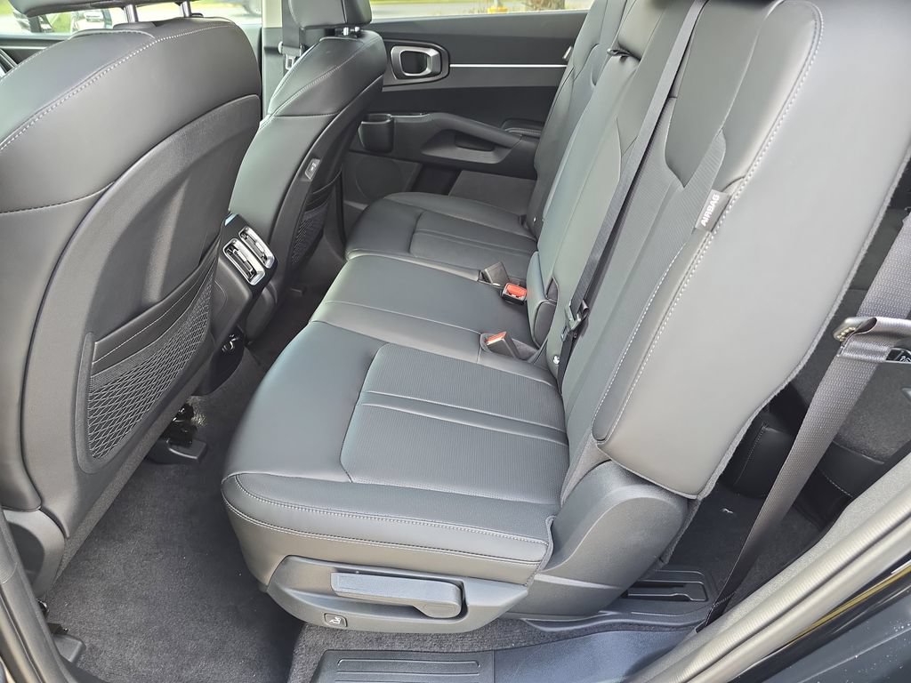 New 2026 Kia Sorento S FWD image 16