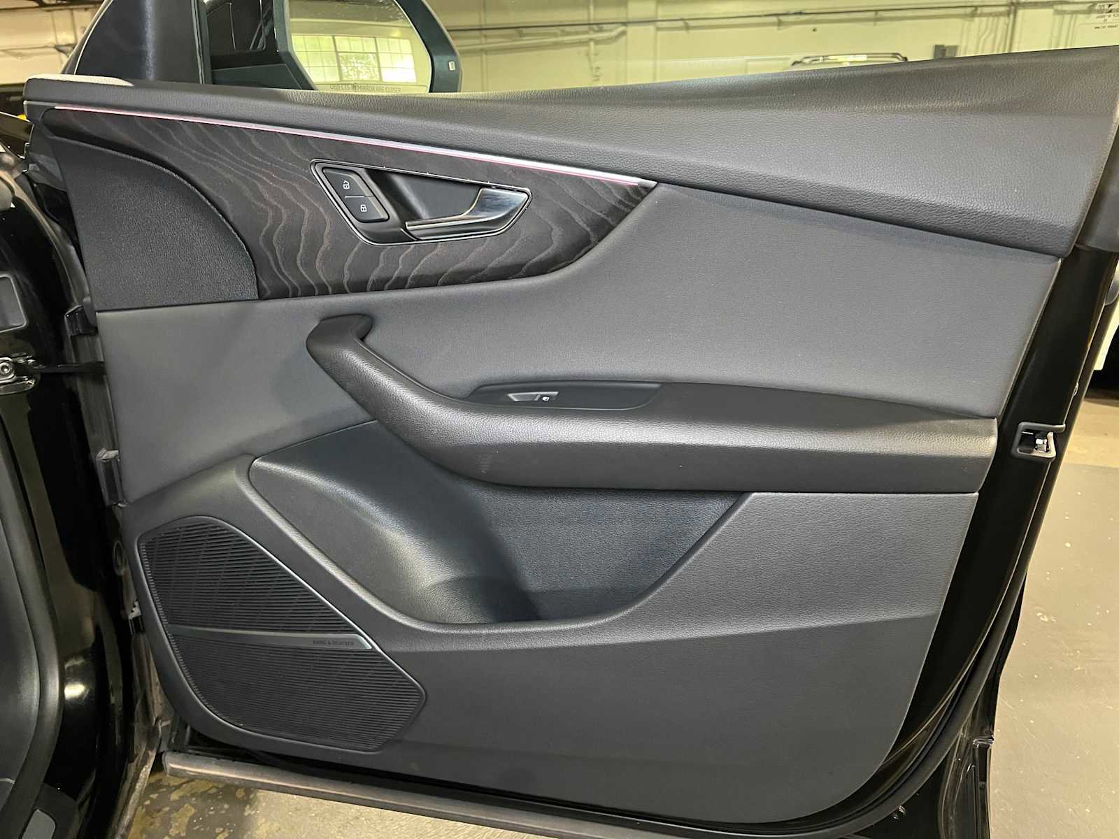 Used 2022 Audi Q8 Premium Plus w/ Premium Plus Package image 9