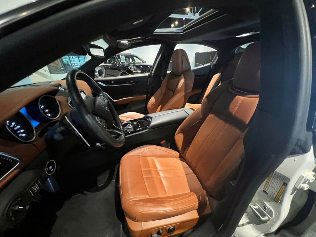 Used 2019 Maserati Ghibli GranSport image 16