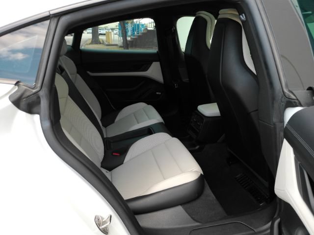 Used 2022 Porsche Taycan RWD image 25