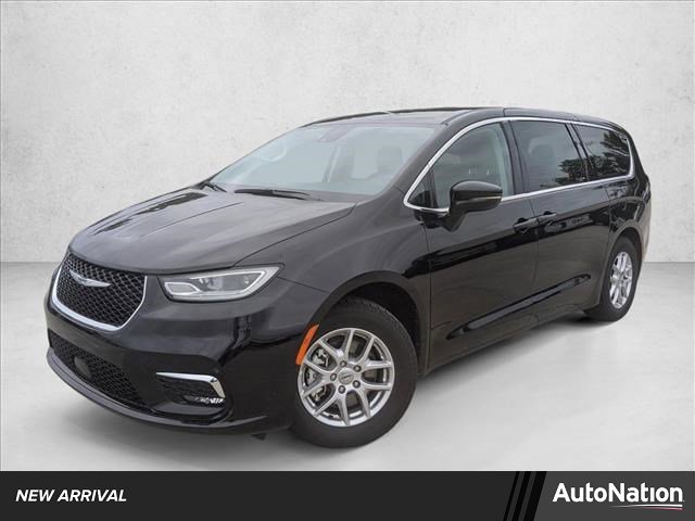 Used 2024 Chrysler Pacifica Touring-L FWD image 1