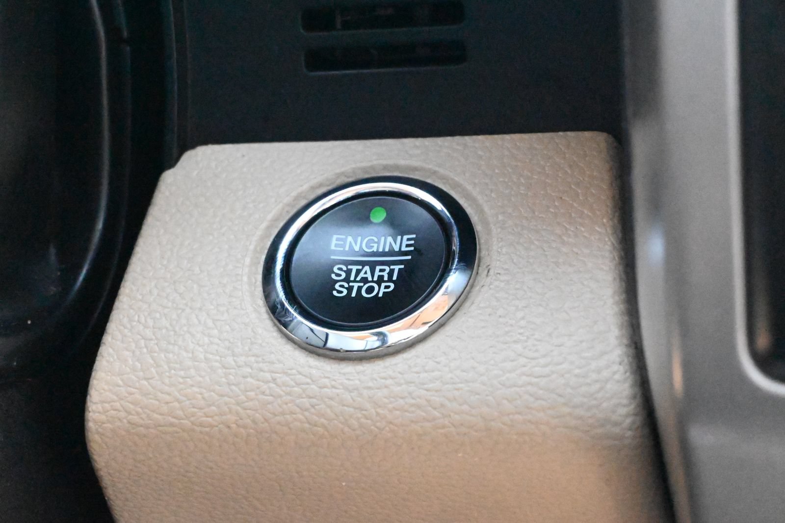 Used 2019 Ford F250 Lariat w/ Lariat Ultimate Package AWD/4WD image 18