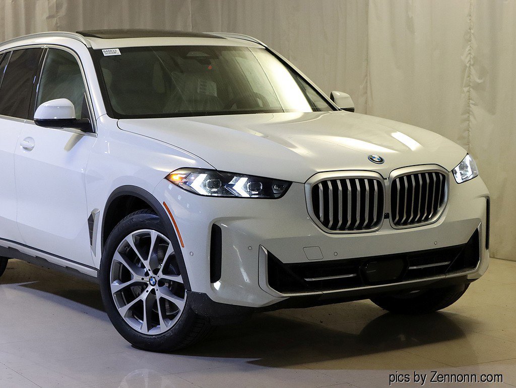 Used 2026 BMW X5 xDrive50e w/ Executive Package AWD/4WD image 3