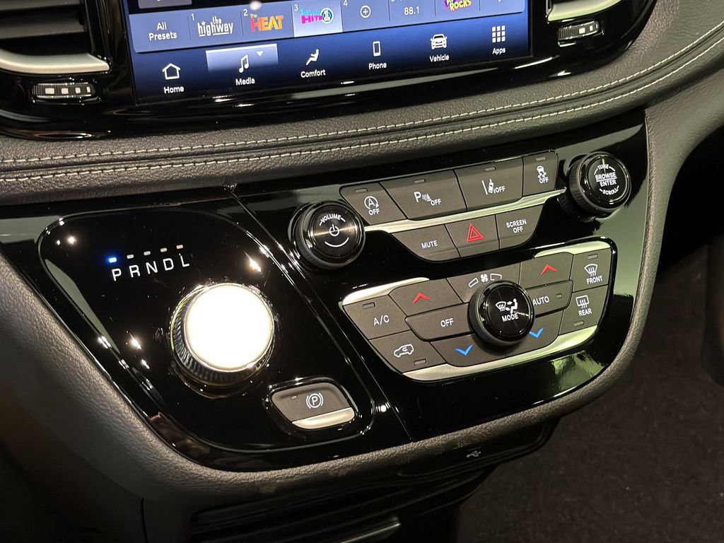 New 2026 Chrysler Pacifica Select image 22