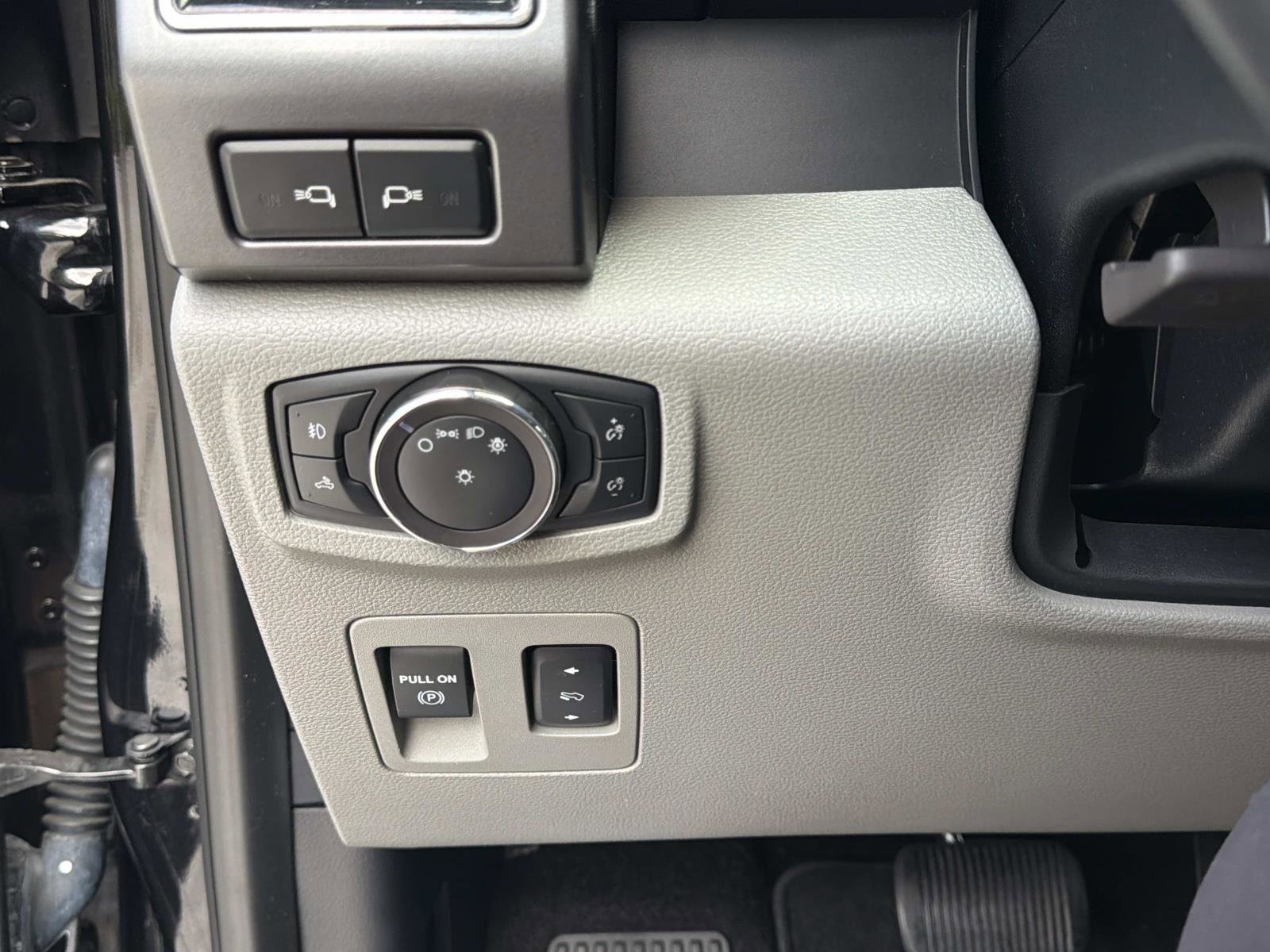 Used 2019 Ford F150 XLT w/ Equipment Group 302A Luxury AWD/4WD image 32