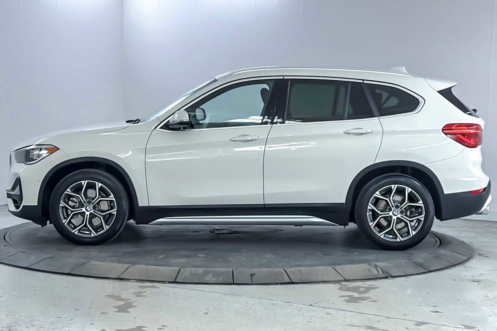 Used 2021 BMW X1 xDrive28i w/ Convenience Package image 5