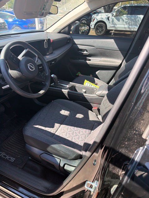 Certified 2025 Nissan Kicks SV AWD/4WD image 19