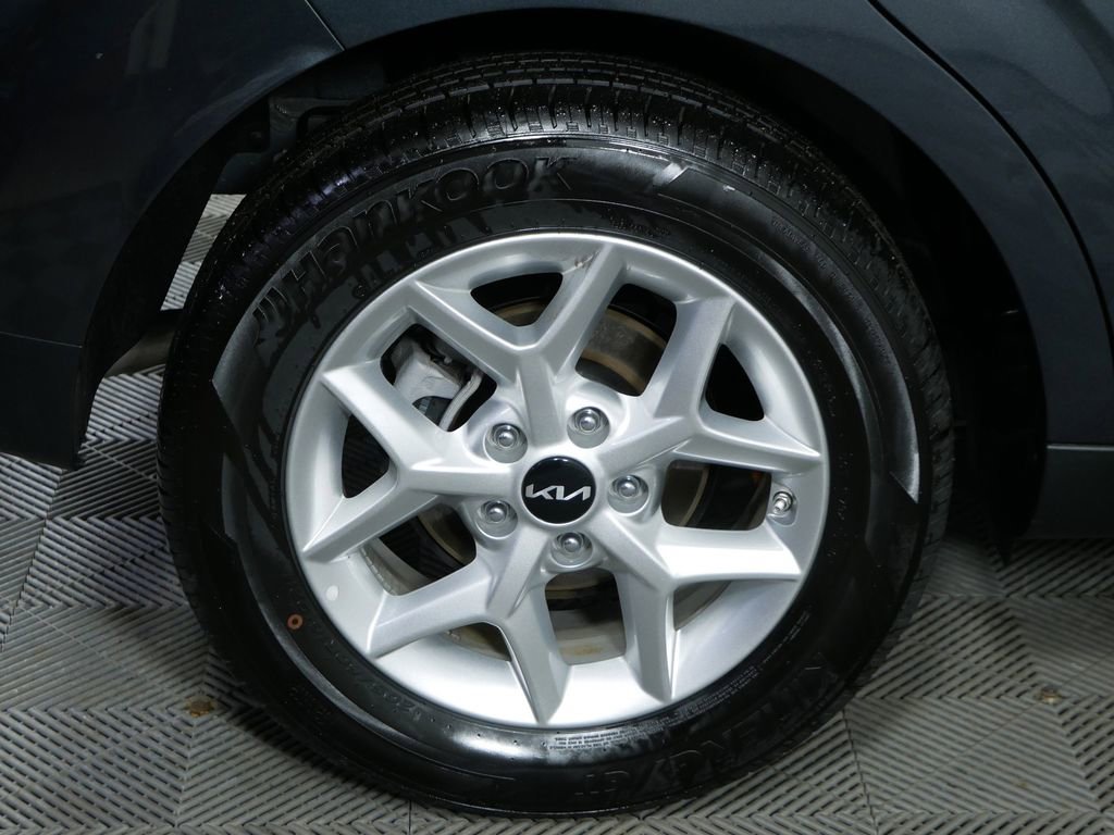Certified 2025 Kia Soul LX image 11