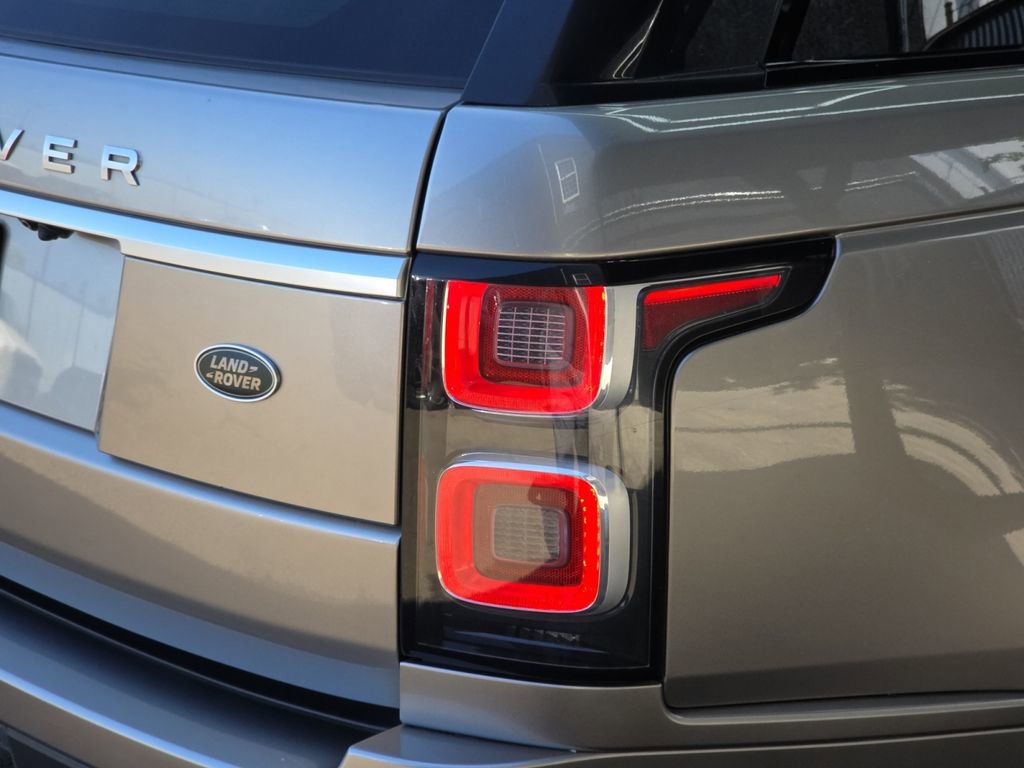 Used 2018 Land Rover Range Rover Long Wheelbase Supercharged image 41