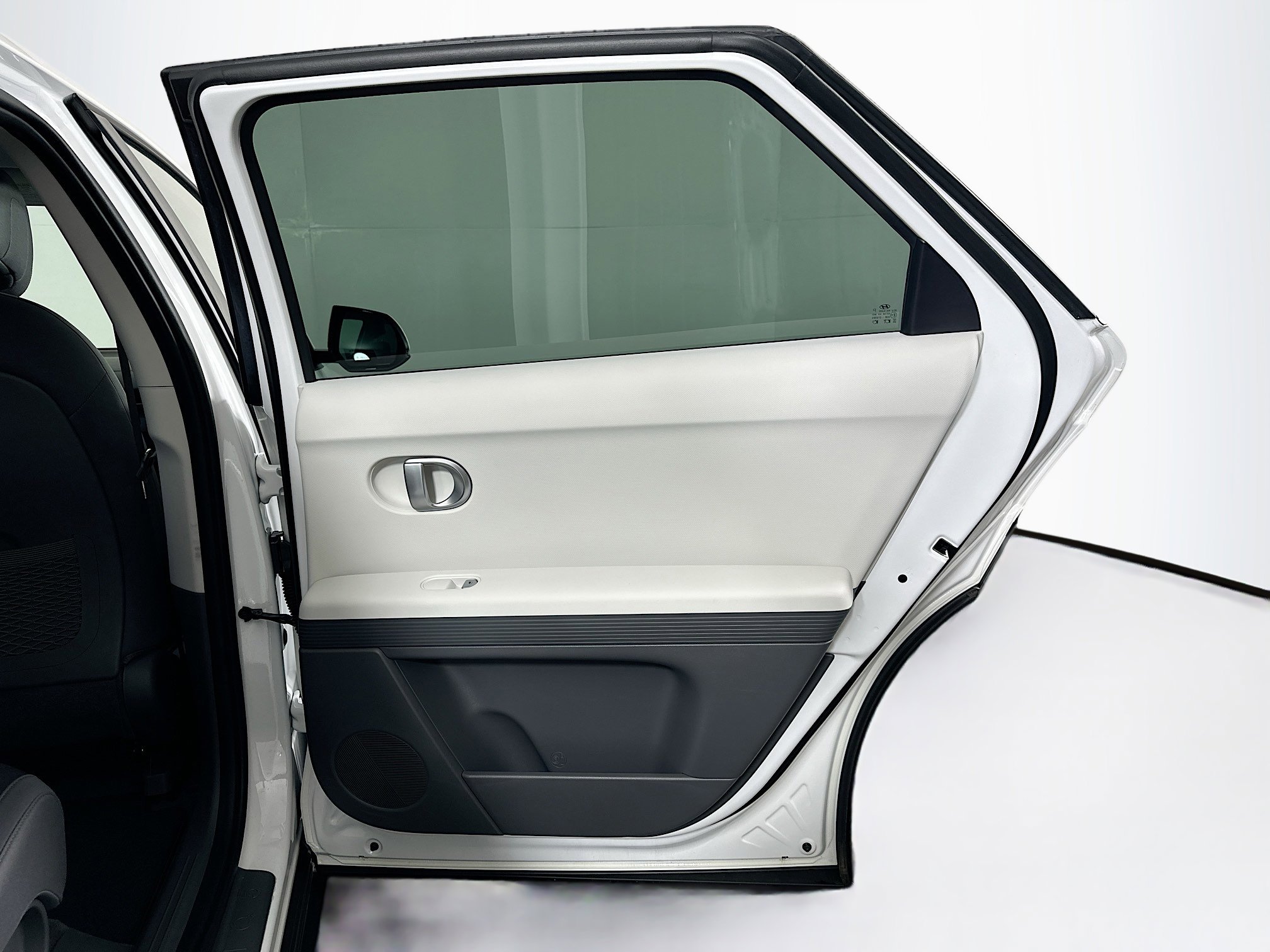 Used 2024 Hyundai Ioniq 5 SEL image 30