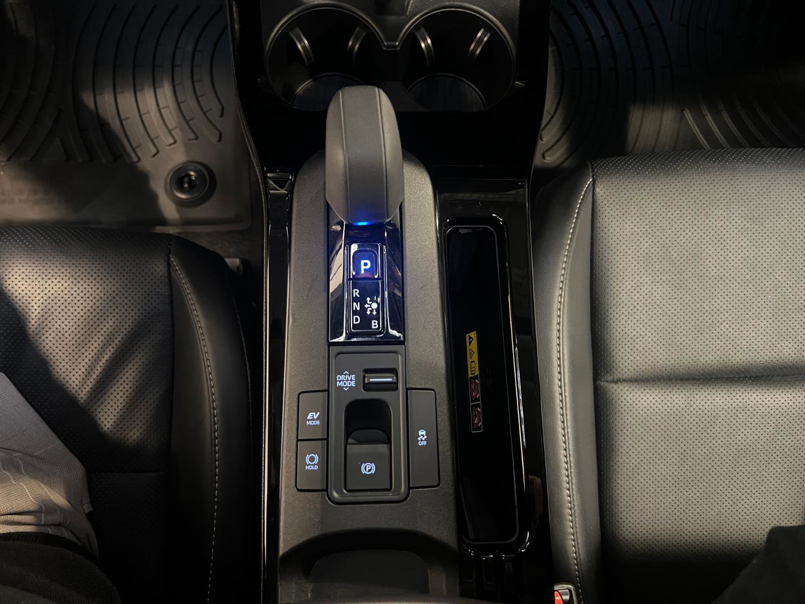 Used 2023 Toyota Prius Limited AWD/4WD image 20