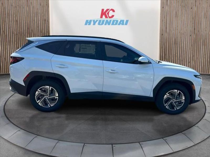 New 2025 Hyundai Tucson Blue image 3