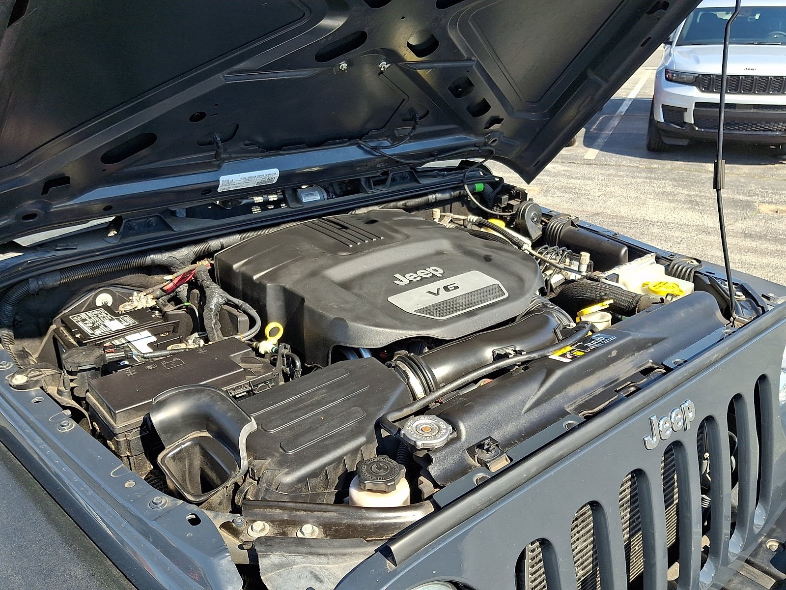 Used 2017 Jeep Wrangler Sport w/ Quick Order Package 24S AWD/4WD image 24