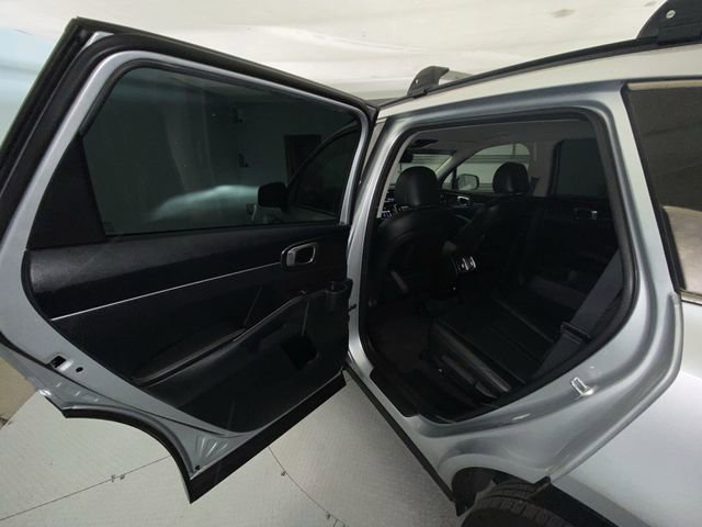 Used 2022 Kia Sorento S image 22