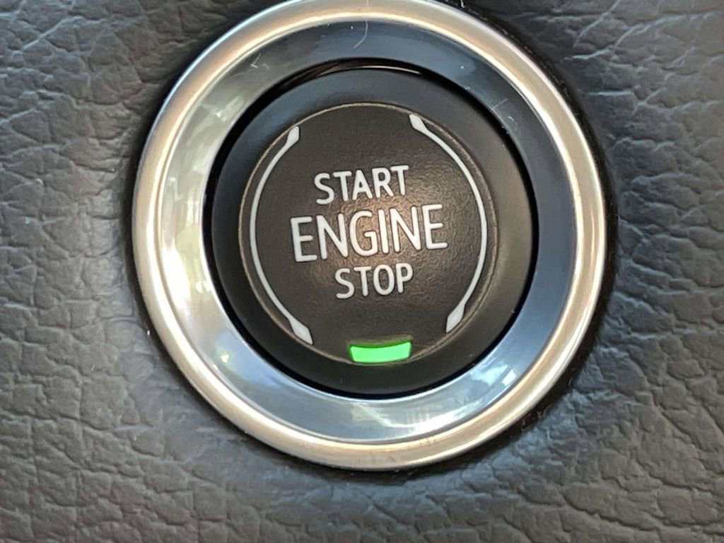 Used 2021 GMC Yukon Denali w/ Denali Ultimate Package image 29