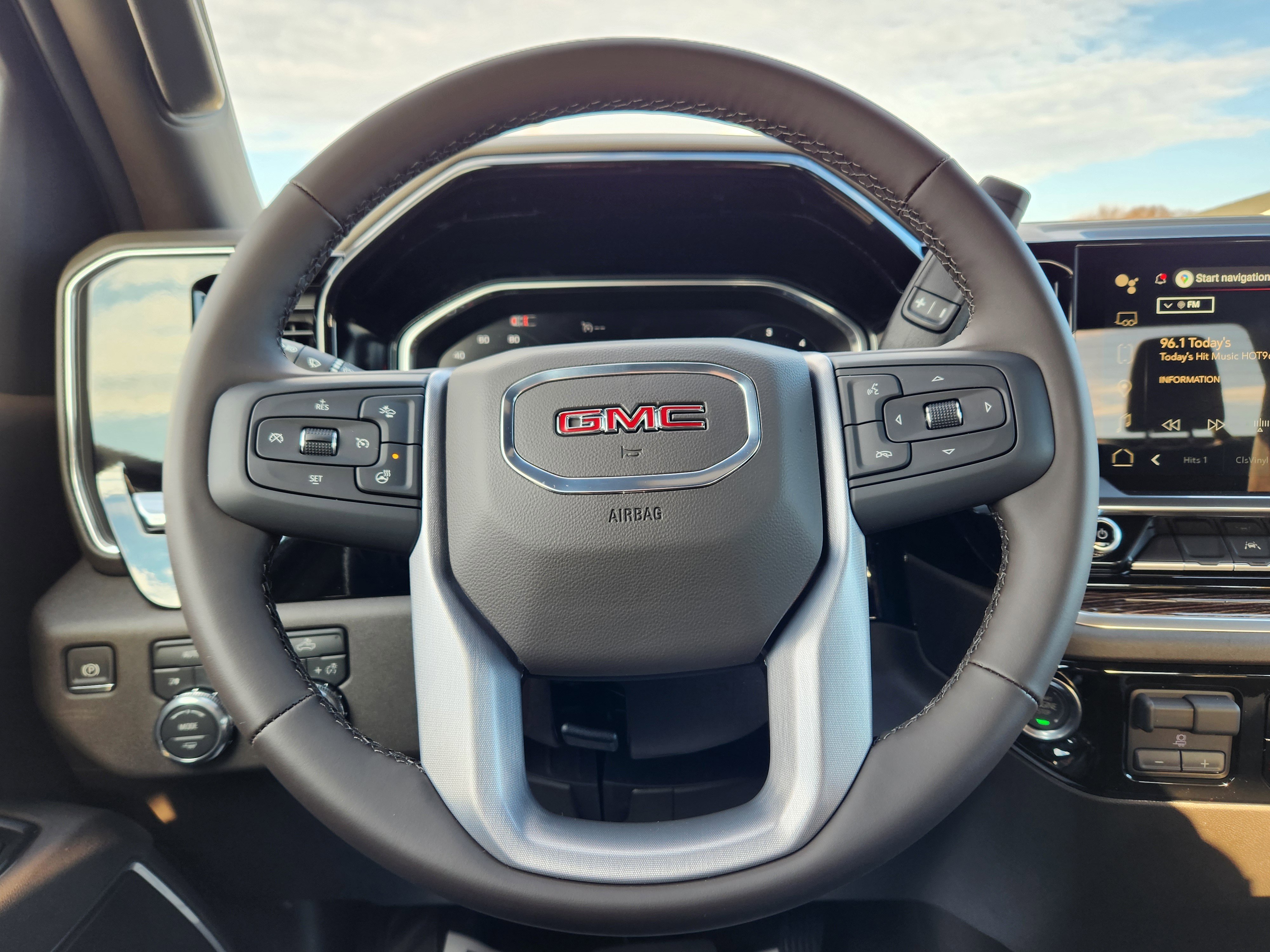 New 2026 GMC Sierra 1500 SLE image 15