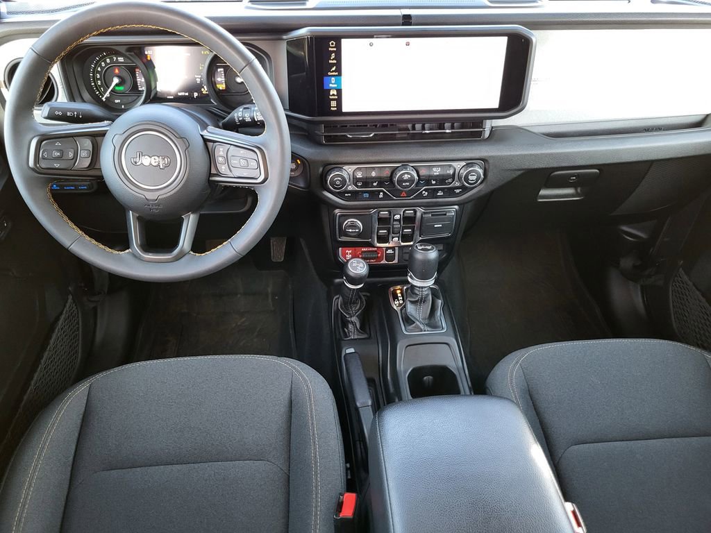 Used 2024 Jeep Wrangler Unlimited image 25