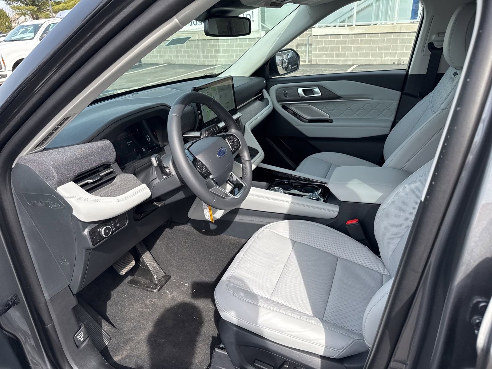 New 2026 Ford Explorer Platinum w/ LUX Leather Package image 21