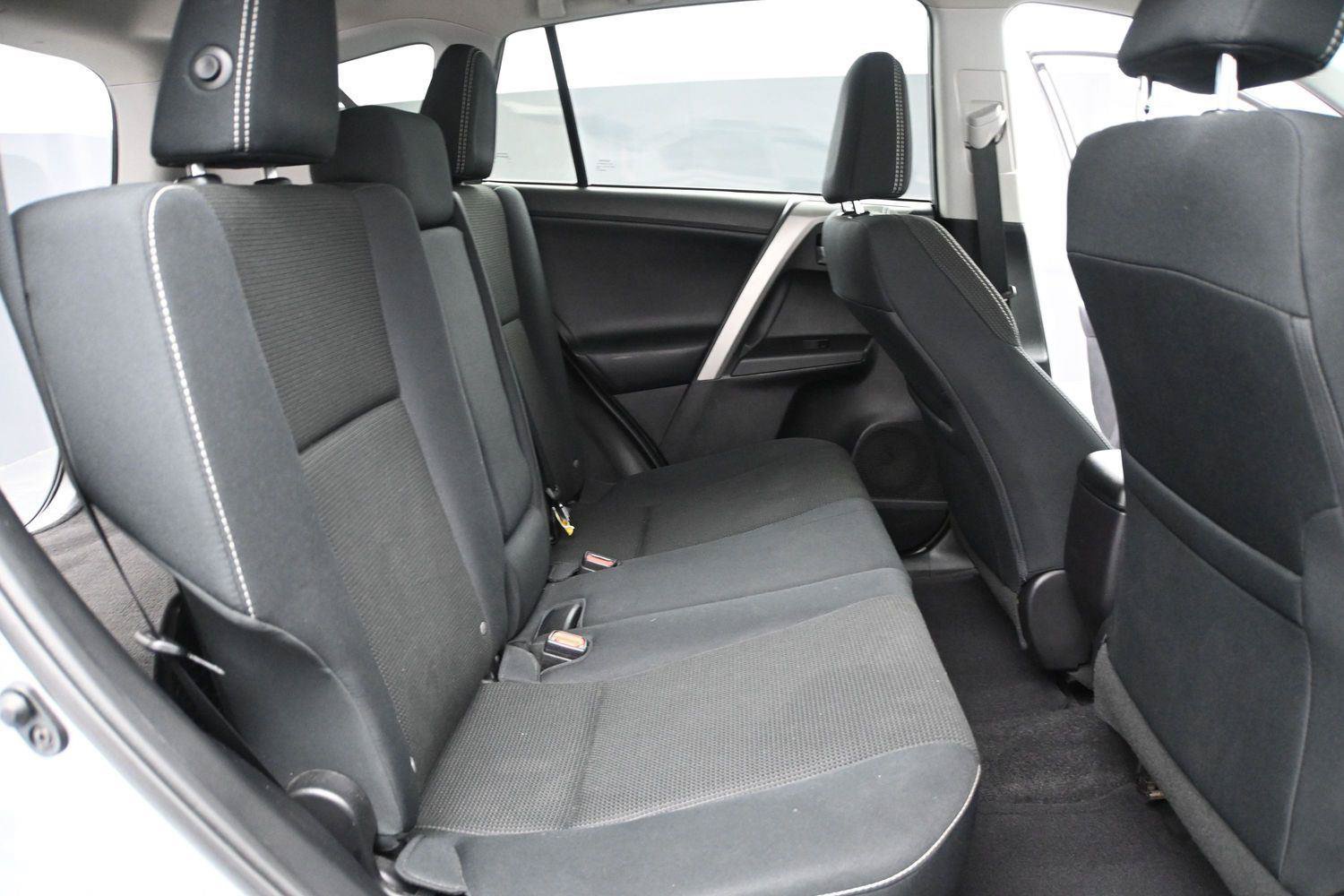 Used 2016 Toyota RAV4 XLE AWD/4WD image 19