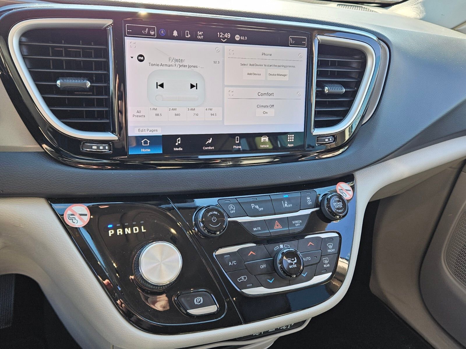 Used 2023 Chrysler Pacifica Touring-L image 21