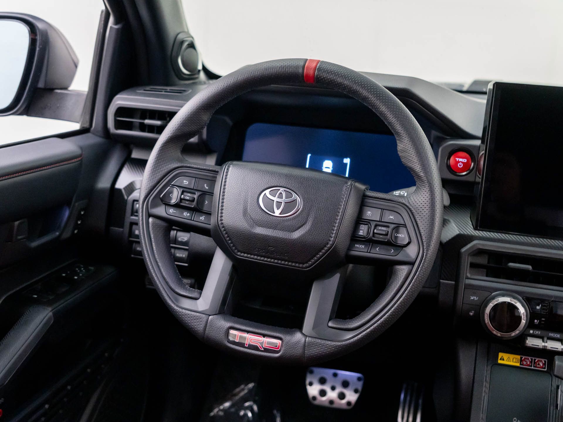 Used 2025 Toyota 4Runner TRD Off-Road AWD/4WD image 11