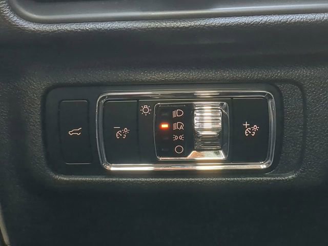 Used 2023 Lincoln Corsair Reserve image 27