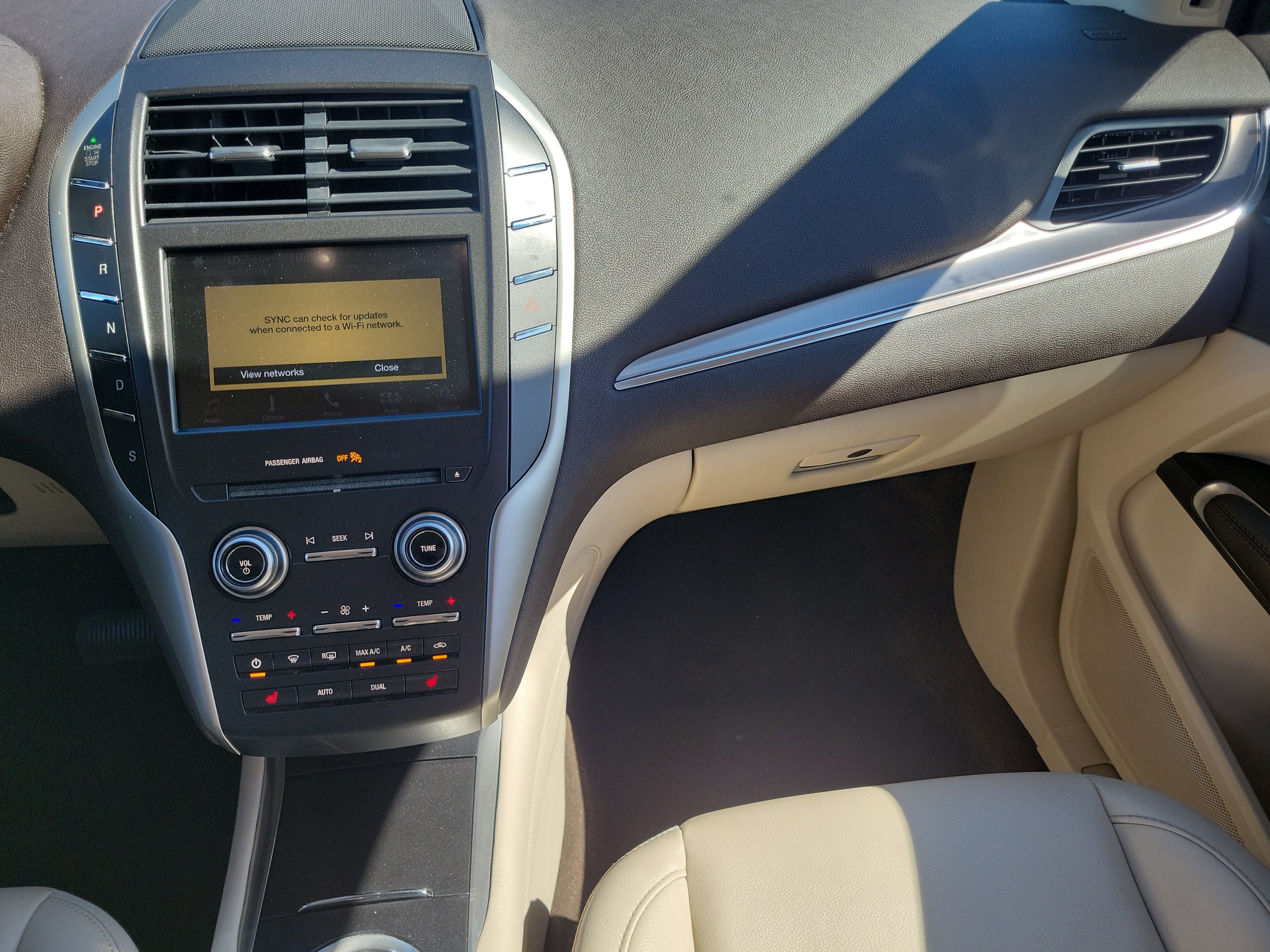 Used 2019 Lincoln MKC Premiere FWD image 19