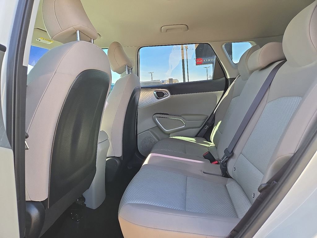 Used 2022 Kia Soul LX image 15