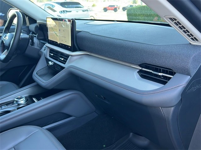 New 2025 Ford Explorer Active w/ Active Comfort Package image 24