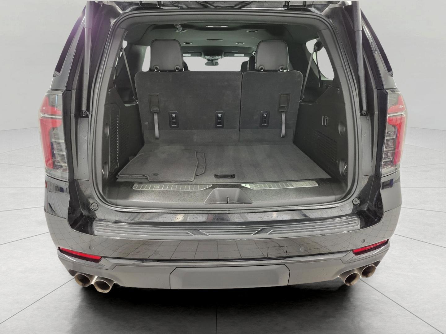 Used 2025 Chevrolet Suburban Z71 AWD/4WD image 16