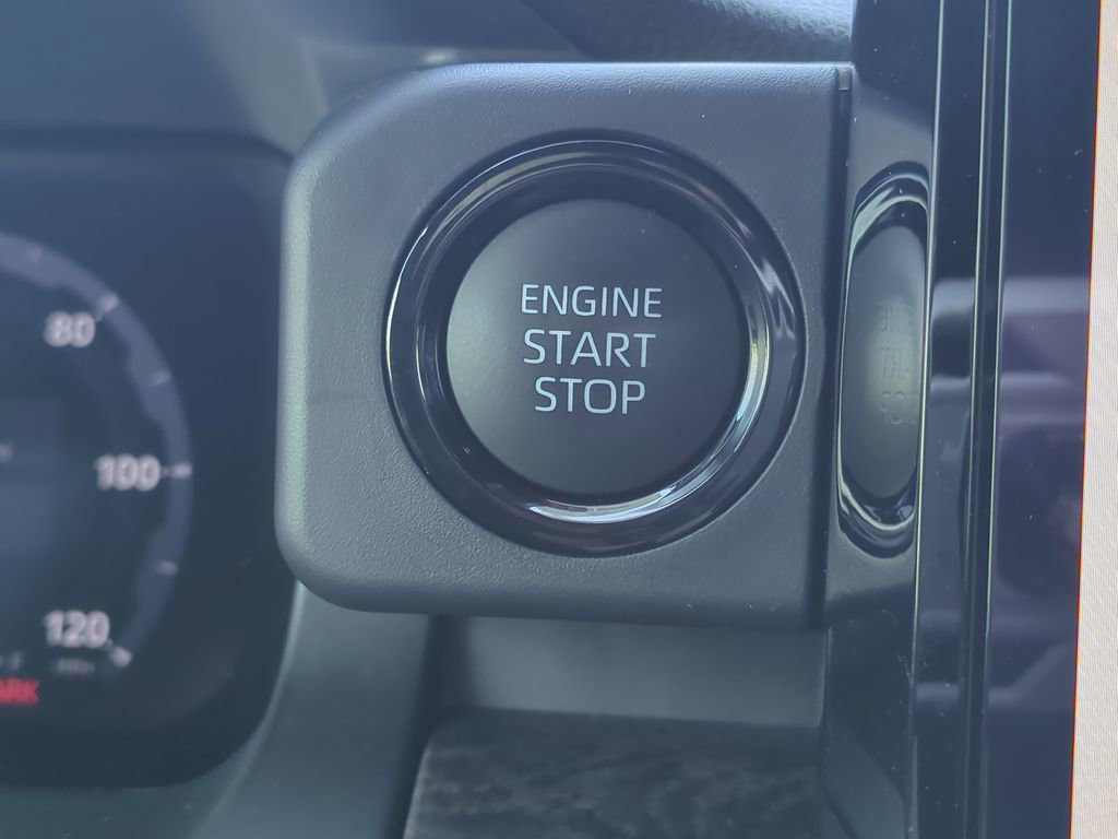 Used 2025 Toyota Tacoma Limited image 24