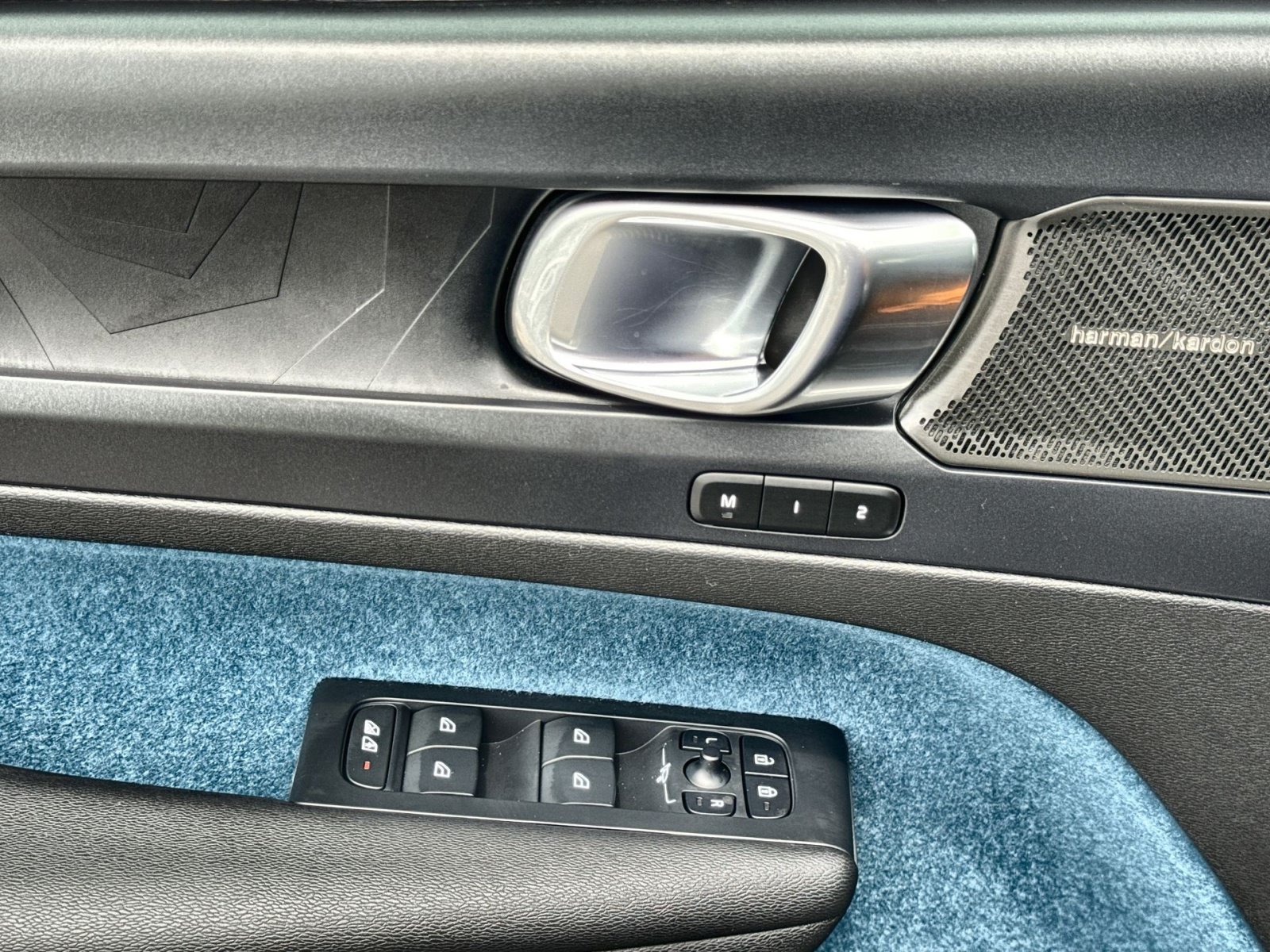 Certified 2023 Volvo XC40 Recharge Ultimate AWD/4WD image 23
