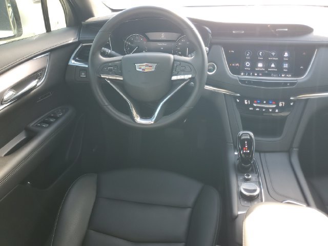 Certified 2024 Cadillac XT6 Luxury FWD image 18
